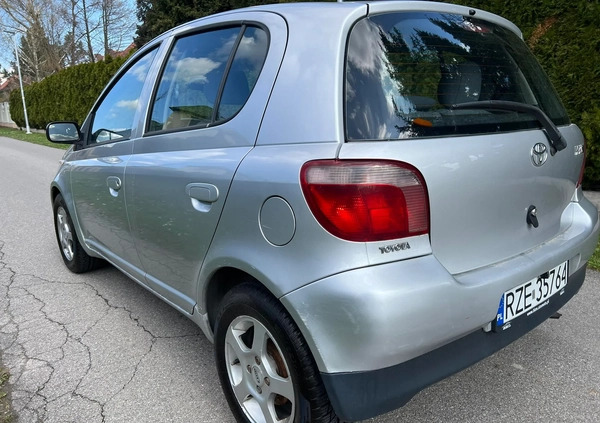 Toyota Yaris cena 5999 przebieg: 212121, rok produkcji 2000 z Rzeszów małe 631